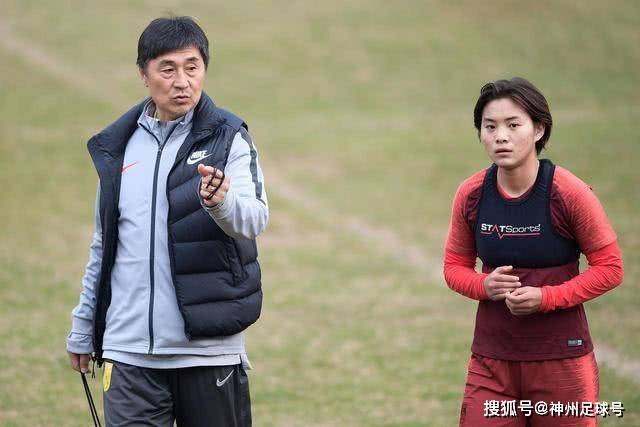 转会策略清晰！阿隆索计划重磅签约亨德森，切尔西全力出击